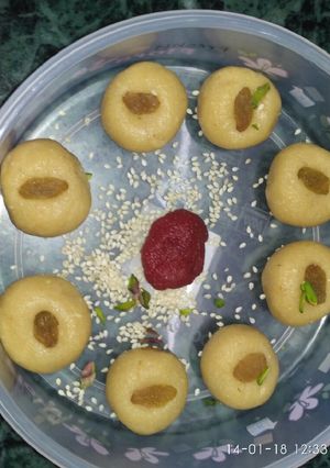 A picture of Til Bhugga (Mawa aur TIL ke Laddoo).