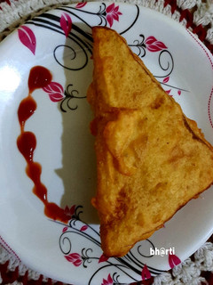 ब्रेड सैंडविच पकोड़ा (Bread sandwich pakoda recipe in hindi) रेसिपी मुख्य फोटो