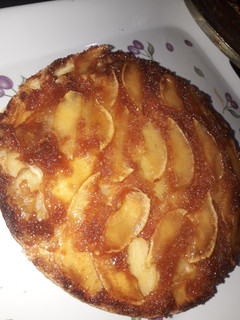 Una foto de Tarta de Manzana invertida Fácil