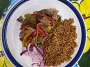 Una foto de fajitas de cerdo