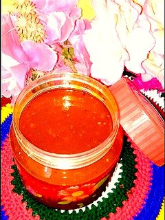 A picture of Samosa chutney.