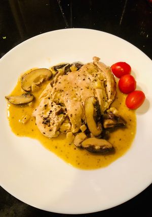 รูปของ สเต็กไก่ในซอสไวน์ขาว ~Grilled chicken in white wine sauce