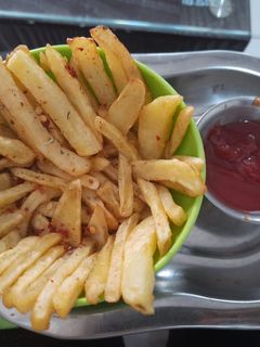 ફ્રેન્ચ ફ્રાઈસ (French Fries Recipe In Gujarati) રેસીપી મુખ્ય ફોટો