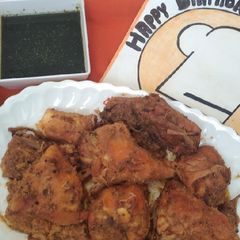 A picture of Mazedar chicken tikkay.