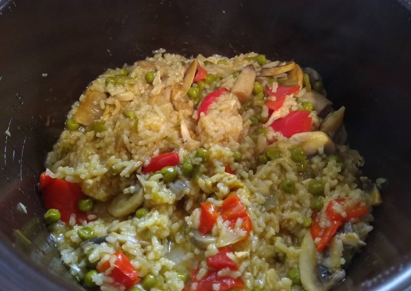 Auntie's Delicious Chicken and Mushroom Pilaf (with a kick!)
