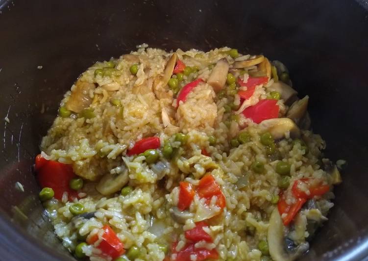 Steps to Make Homemade Auntie&#39;s Delicious Chicken and Mushroom Pilaf (with a kick!)