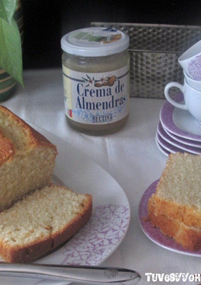 Una foto de Bizcocho de almendra (Almond pound cake) 