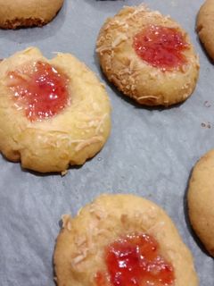 Foto resep Strawberry Thumbprint Cookies