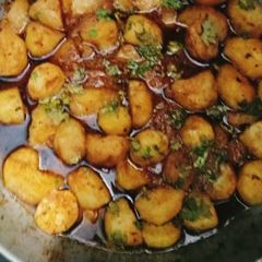 A picture of Dum aloo.