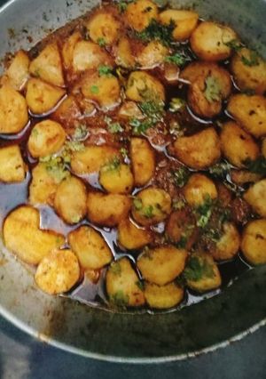 A picture of Dum aloo.
