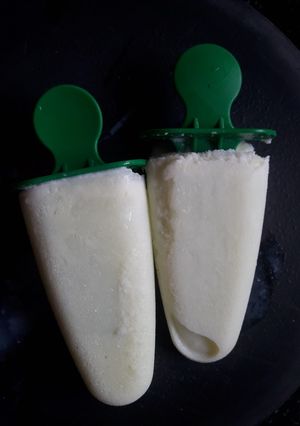 વેનીલા કુલ્ફી (vanilla kulfi recipe in gujarati) રેસીપી મુખ્ય ફોટો