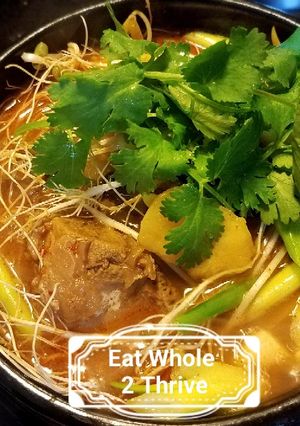 A picture of Gamjatang (Korean Pork Potato Soup) 韩式猪骨土豆汤.