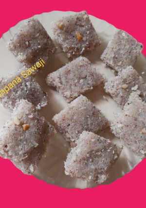 ओल्या नारळाची वडी (Olya Naralachi Vadi Recipe In Marathi) रेसिपी चे मुख्य फोटो 