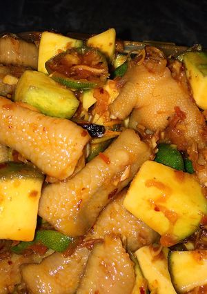 Hình của món Chân gà sốt xoài.