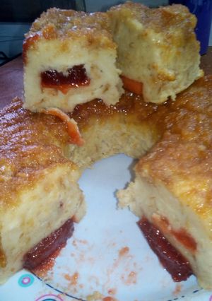 Una foto de Budín de pan relleno de membrillo