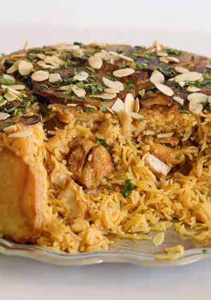 A picture of Maqluba (upside-down rice dish) (Jordan).