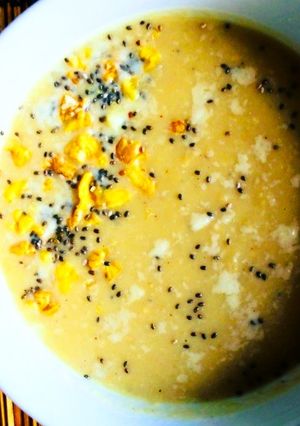 Una foto de Crema de puerro, nueces y parmesano