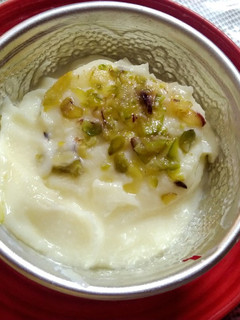 केसर पिस्ता श्रीखंड (Kesar pista shrikhand recipe in hindi) रेसिपी मुख्य फोटो