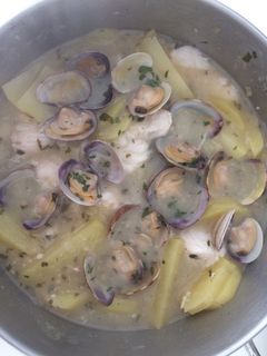 Una foto de Patatas en salsa verde
