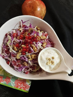 عکسی از دستور سالاد انار و کلم بنفش
