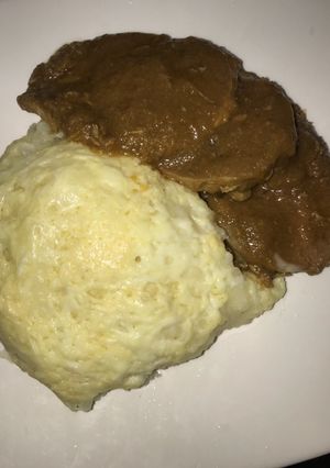 Una foto de Carne en posta agridulce con puré semi gratinado