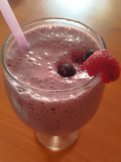 Una foto de Batido de frutas del bosque light 🫐🍓
