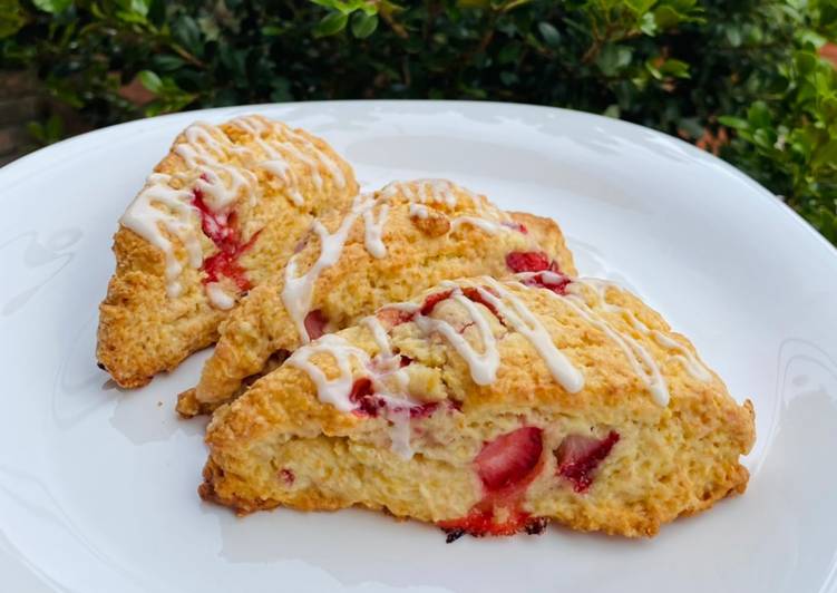 Scones de frutillas y limón 🍓🍋