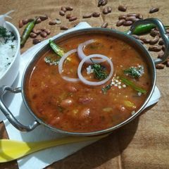 A picture of Kidney Beans curry.