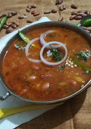 A picture of Kidney Beans curry.
