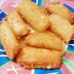 A picture of Cheesy Pizza bread pocket.