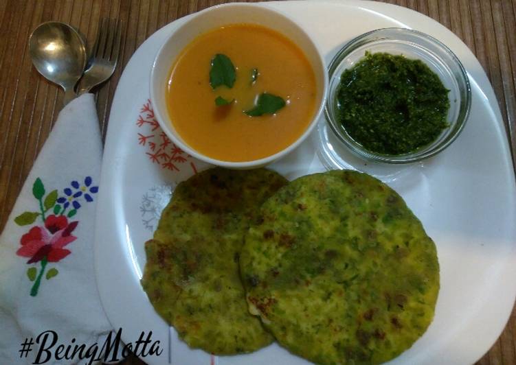 Award-winning Paneer stuffed peas parathas and tomato carrot soup