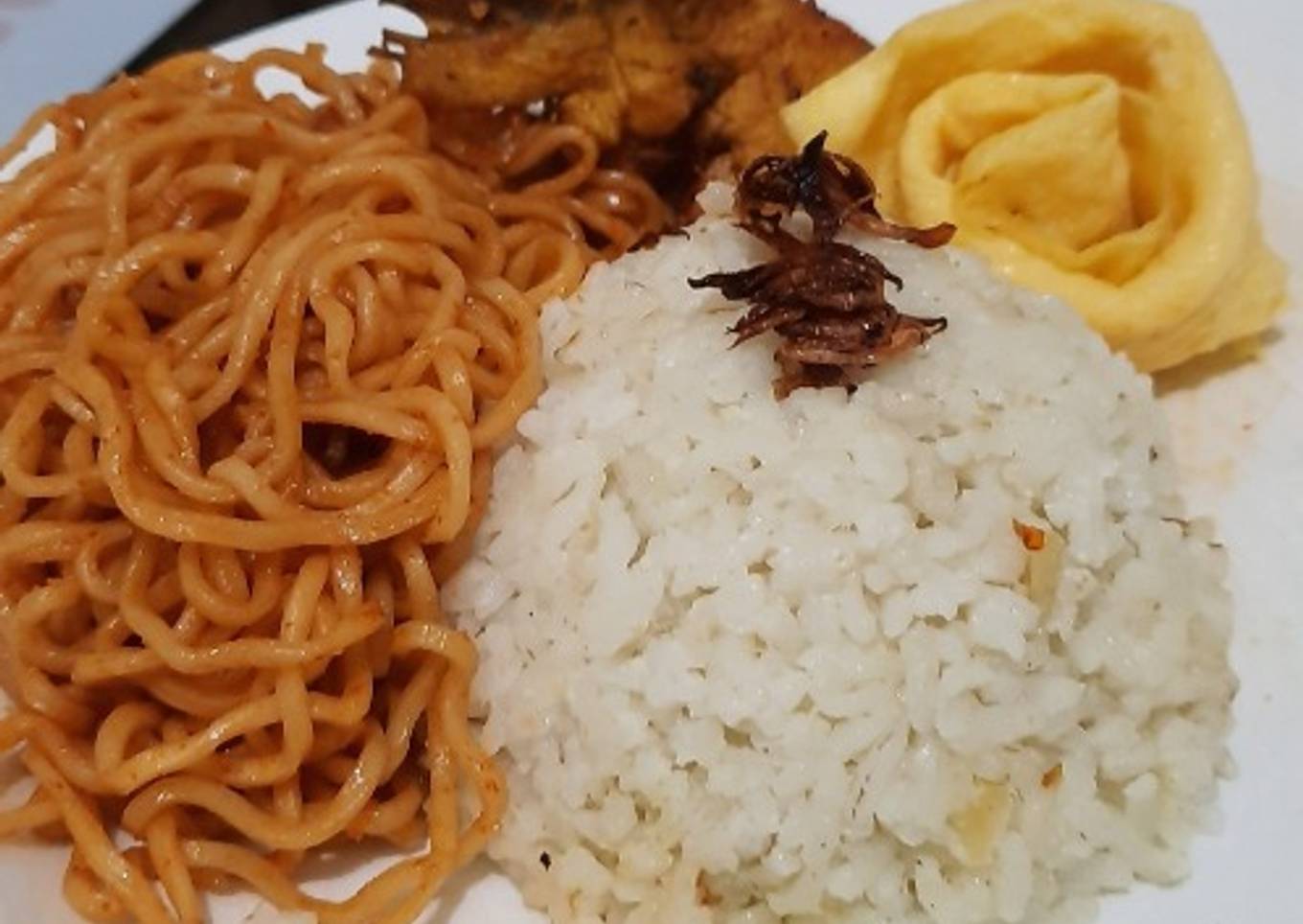 Nasi uduk ala ala