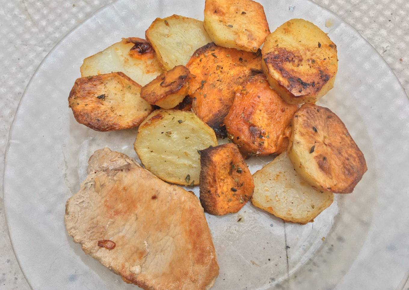 PAPAS Y BONIATOS CON CHURRASCO DE CARRÉ DE CERDO 🥔🍗