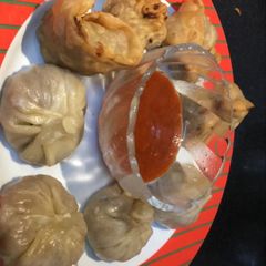 A picture of Vegetarian momos.