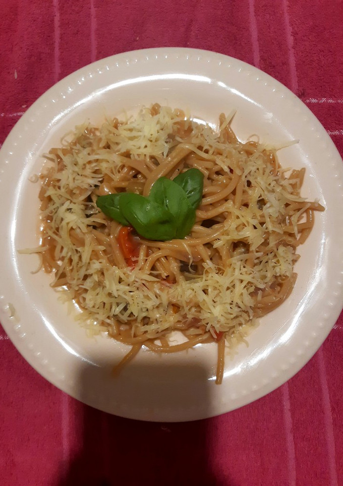 Una foto de Fideos foratini con salsa de vegetales one pot pasta