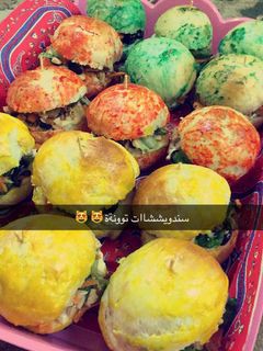 صورة لوصفة سندويشات ملونة بعجينة ١٠ دقايق ✌ 😍