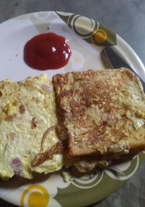 A picture of French toast.