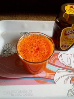 A picture of Red Capsicum and Carrot juice.