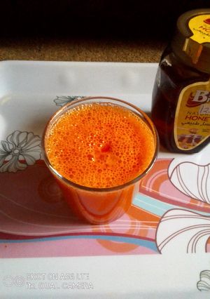 A picture of Red Capsicum and Carrot juice.