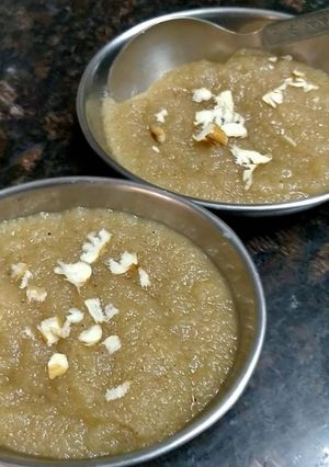 सूजी हलवा (Suji halwa recipe in hindi) रेसिपी मुख्य फोटो