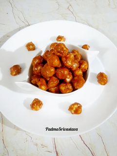 गुड़ वाले मखाने रेसिपी मुख्य फोटो