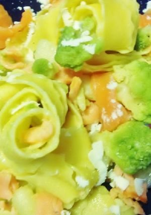 Foto di Pappardelle ricce con cavolo romanesco e salmone affumicato