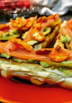 Une photo de Salmon avocado toast