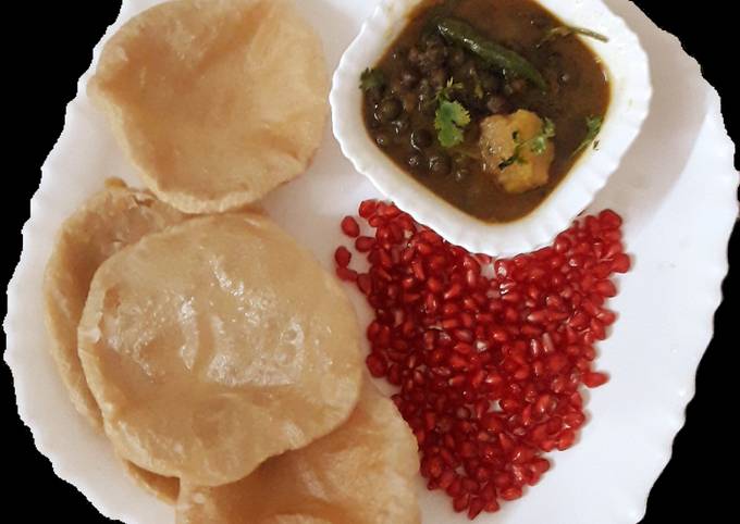 Green chana chole poori Recipe by Salikha Azam - Cookpad