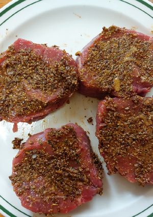 Una foto de Medallones de filete de res a la mostaza con chipotle