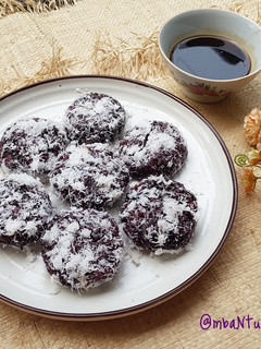 Foto resep Ketan Hitam Urap Kelapa Kuah Kinca