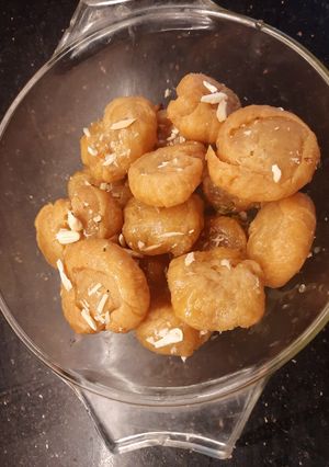 A picture of Balushahi.