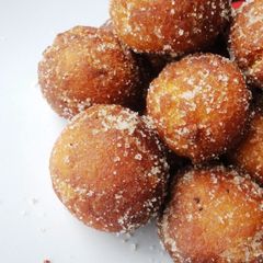A picture of 15 minute Donut Holes.