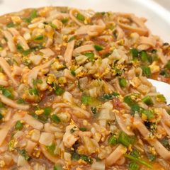 A picture of Chicken soupy noodles.