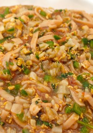 A picture of Chicken soupy noodles.
